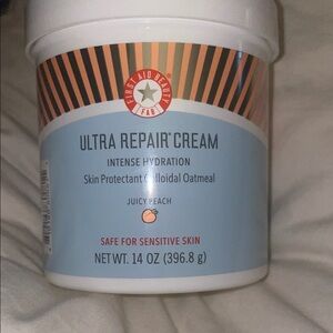 First Aid Beauty Ultra Repair Cream - Blue and White